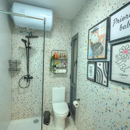 Beautifully Furnished, Cosy 2bedroom Flat Goslm-12