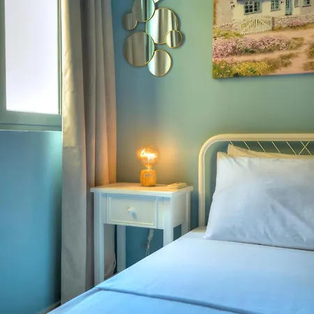 Beautifully Furnished, Cosy 2bedroom Flat Goslm-12 شقة *