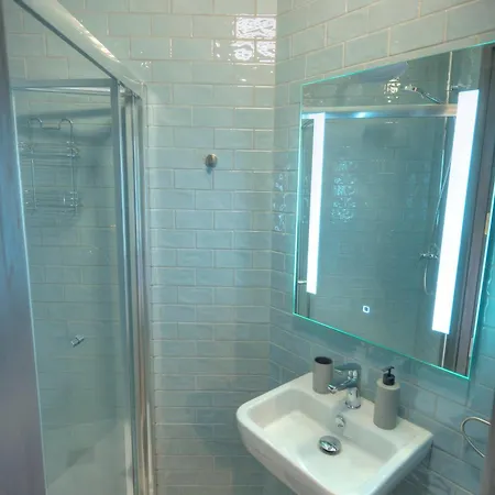 Beautifully Furnished, Cosy 2bedroom Flat Goslm-12 * سليمة